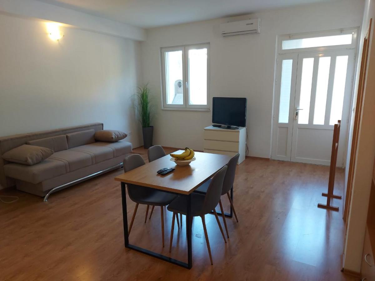 Apartments Neva Makarska Exterior photo